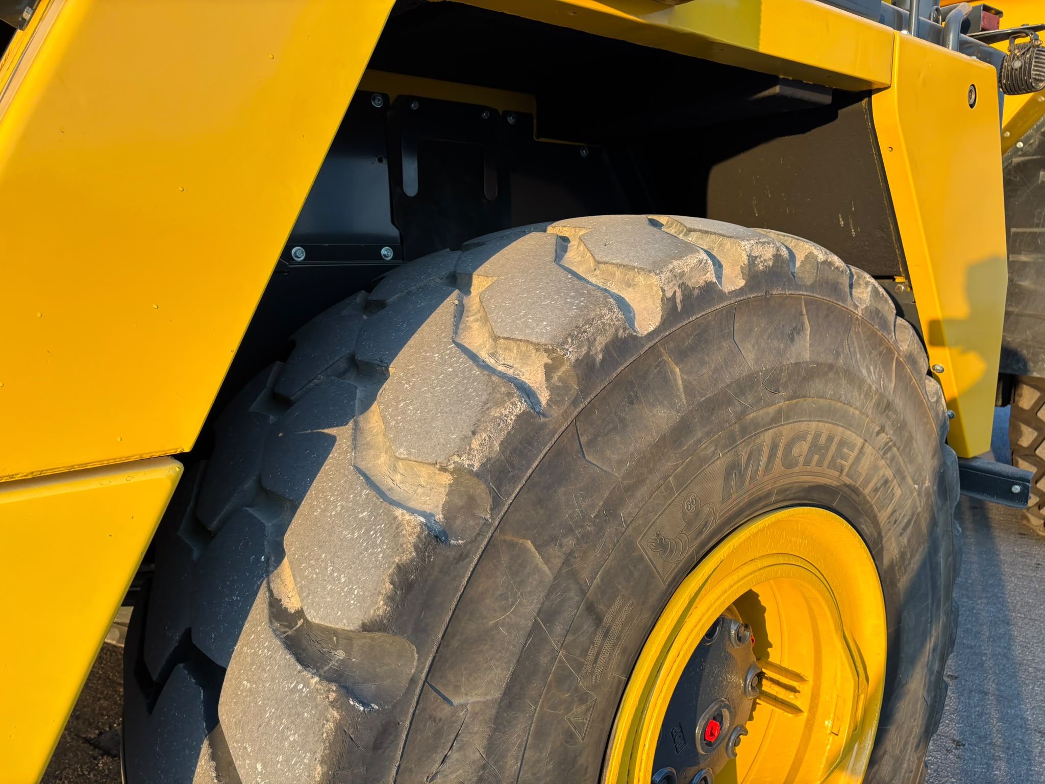 DUMPER ARTICULADO KOMATSU HM400-3 - Imagen 11